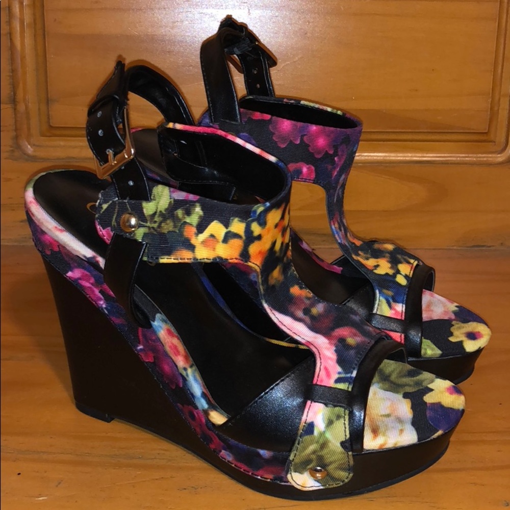 Floral Guess heels